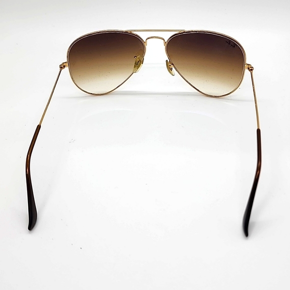 Vintage 1970's Ray-Ban Aviator Gold frame Sunglasses w/case. Great condition - Picture 4 of 5
